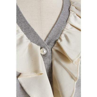 トッコクローゼット tocco closet パール釦ラッフルフリル配色ニットカーディガン｜詳細画像