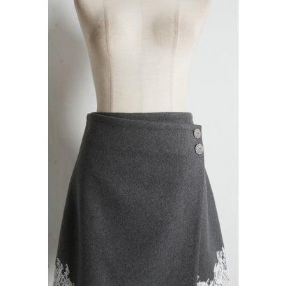 トッコクローゼット tocco closet ビジューボタン付きレーストリムラップミニスカート｜詳細画像