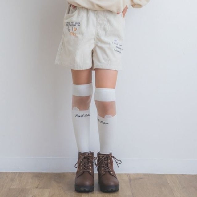 レタリング刺繍コーデュロイショートパンツ （アイボリー）