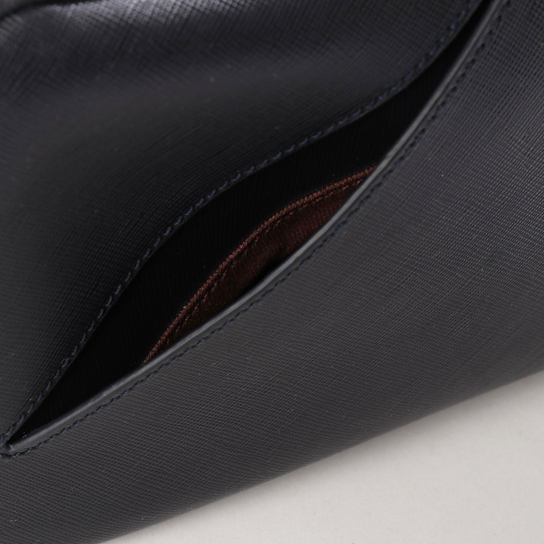 ピーアイディ PID 角丸型レザークラッチバッグ （コン） -靴＆ファッション通販 ロコンド〜自宅で試着、気軽に返品