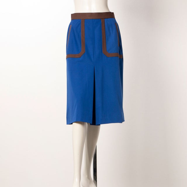 
                    モダンポケットのセミAラインスカート （ブルー）