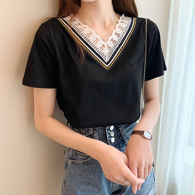 刺繍レース使いVネックTシャツ （ブラック）