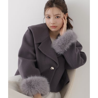 フェイクファー付きワイドカラーショートコート （ベージュ）｜詳細画像