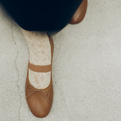 プリティ・バレリーナ Pretty Ballerinas LEA ballerinas / レア バレリーナズ バレエシューズ （CAMEL）｜詳細画像