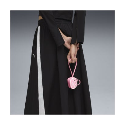 ユニセックス プーマ 1976 グリップバッグ キーチェーン 0.2L PUMA 1976 Grip Bag Keychain （PUMA Black-Archive Gold）｜詳細画像