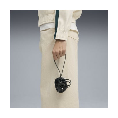 ユニセックス プーマ 1976 グリップバッグ キーチェーン 0.2L PUMA 1976 Grip Bag Keychain （PUMA Black-Archive Gold）｜詳細画像