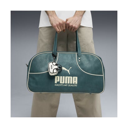 ユニセックス プーマ 1976 グリップバッグ キーチェーン 0.2L PUMA 1976 Grip Bag Keychain （PUMA Black-Archive Gold）｜詳細画像