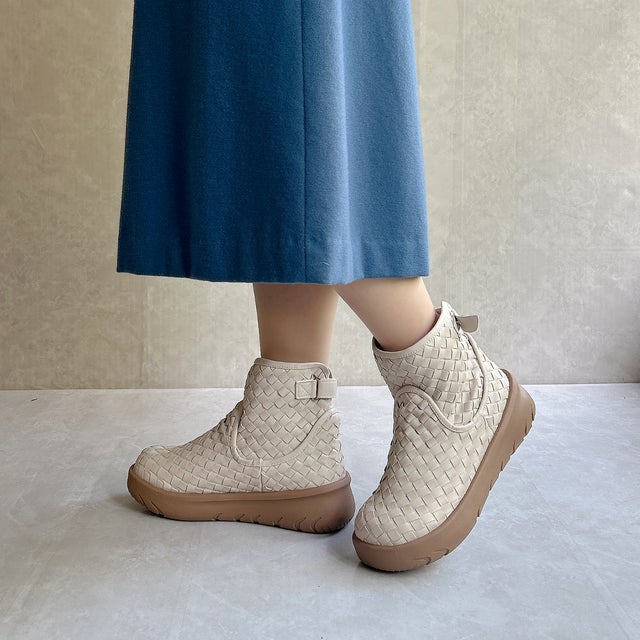 厚底 編み込みデザイン ショートブーツ （アイボリー）