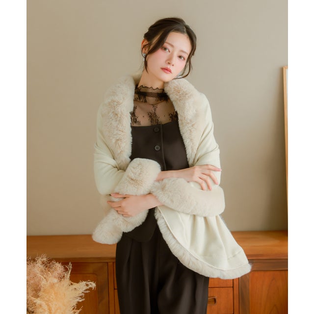 レディース ふわふわ ポンチョコート 縁取りフェイクファー 結婚式 お呼ばれ 二次会 （グレージュ）