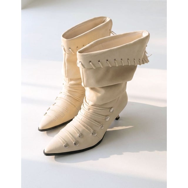 折り返しレースアップポインテッドトゥルーズミドルブーツ （アイボリー）