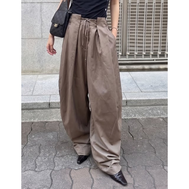 タックベルトループコクーンワイドパンツ （グレージュ）