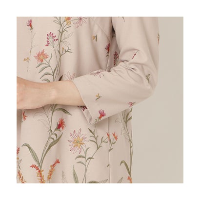 吹上刺繍Aラインワンピース （ベージュ）｜詳細画像