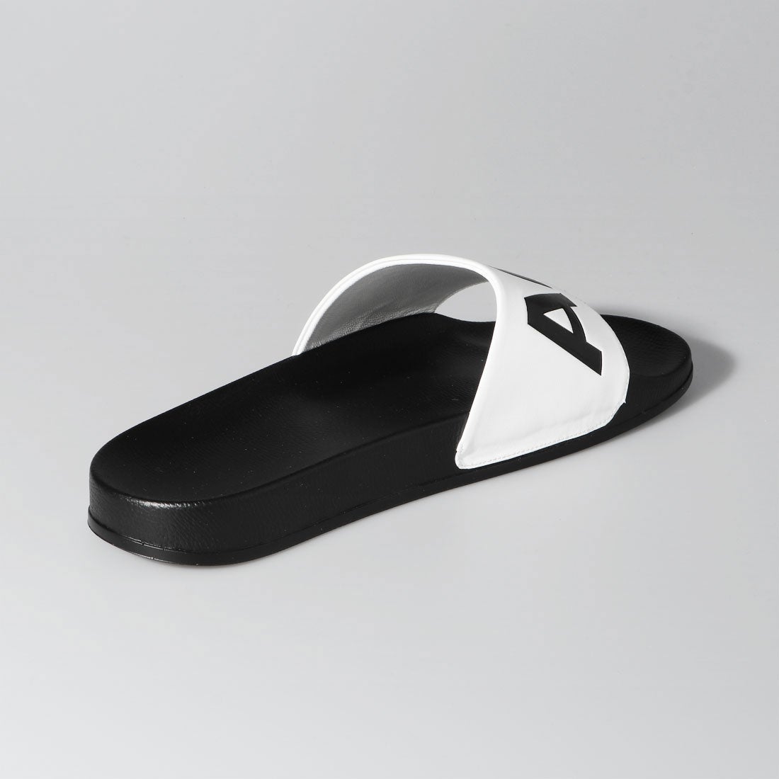 リザード ReZARD ビッグロゴレザーサンダル （ホワイト） -靴＆ファッション通販 ロコンド〜自宅で試着、気軽に返品