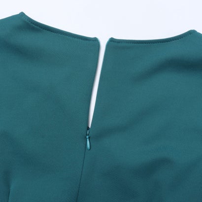 タックポイントVネックワンピース （Verde Petrolio）｜詳細画像
