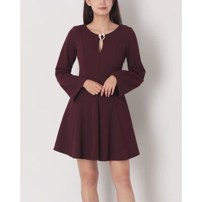 胸元開きデザインフレアワンピース （Bordeaux Rosso）｜詳細画像