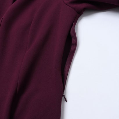 胸元開きデザインフレアワンピース （Bordeaux Rosso）｜詳細画像