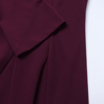 胸元開きデザインフレアワンピース （Bordeaux Rosso）｜詳細画像