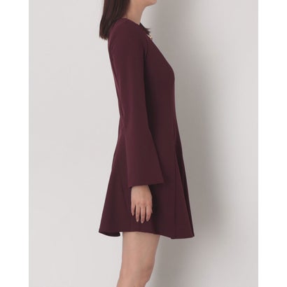 胸元開きデザインフレアワンピース （Bordeaux Rosso）｜詳細画像