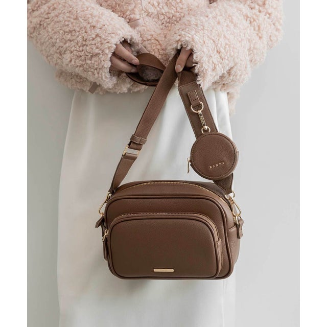 フロントポケットラウンドショルダーバッグ （BROWN）