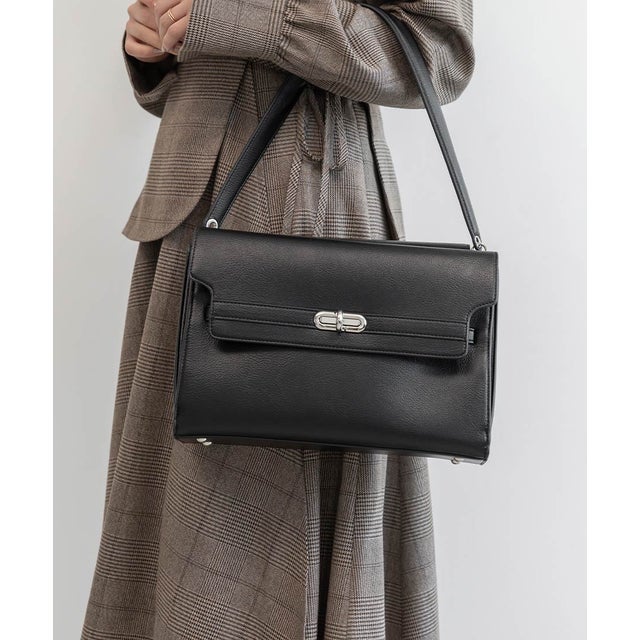 フロントベルトデザインスクエアバッグ （BLACK）