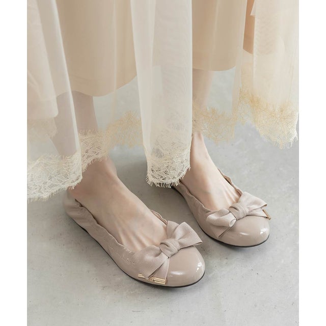 リボンギャザーエナメルフラットパンプス （BEIGE）