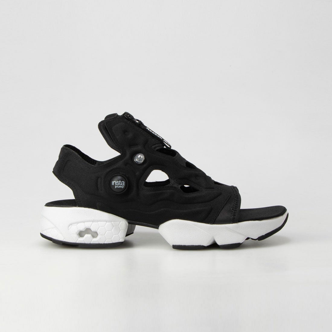 affald Feasibility Udførelse Reebok 【訳あり新品】インスタポンプフューリー サンダル ジップ / INSTAPUMP FURY SANDAL ZIP （ブラックホワイト）  -アウトレット通販 ロコレット (LOCOLET)