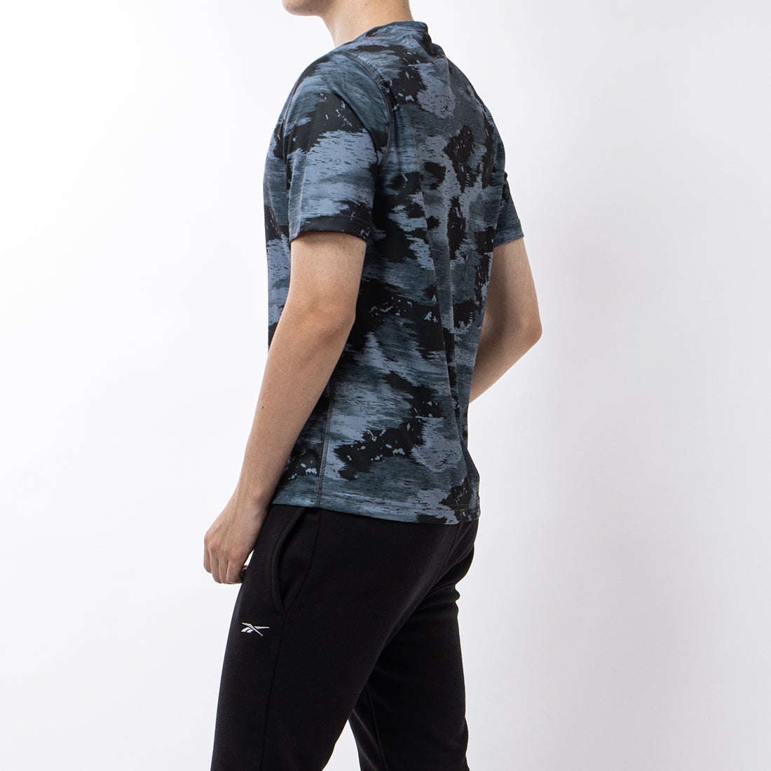 Reebok トレイン カモ テック Tシャツ TRAIN CAMO TECH TEE （ブラック） -靴＆ファッション通販  ロコンド〜自宅で試着、気軽に返品