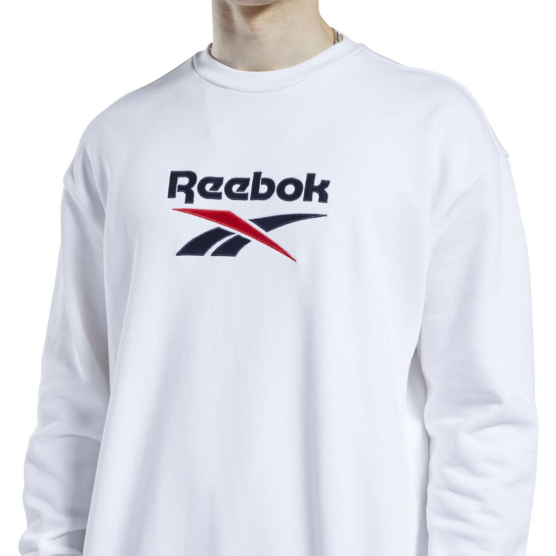 クラシックス ベクター クルー スウェットシャツ / Classics Vector Crew Sweatshirt （ホワイト） -Reebok  公式オンラインショップ