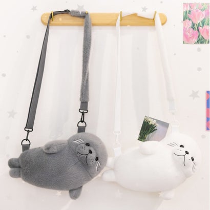 リアルスタイル REAL STYLE ボディバッグ ショルダーバッグ キッズ 子供 軽い 斜めがけ ポーチ 小物入れ おしゃれ 動物 アニマル アザラシ ぬいぐるみ かわいい （ホワイト）｜詳細画像