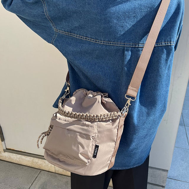ショルダーバッグ SOBIA ソビア レディース 巾着バッグ 大容量 巾着ショルダー ハンドバッグ バケツ型 斜めがけ 手提げ ポシェット おしゃれ かわいい 軽量 柔らかい （ベージュ）