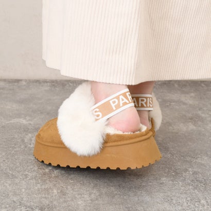 サンダル レディース 厚底 歩きやすい 疲れない ムートン風 サボ 暖かい 脱げにくい 防寒 軽量 ふわふわ バックストラップ フェイクファー ロゴ ベルト （キャメル）｜詳細画像