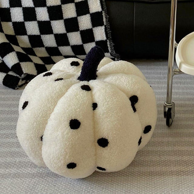 クッション ぬいぐるみ かぼちゃ カボチャ 抱き枕 ハロウィン 飾り 子供 キッズ インテリア 雑貨 韓国 北欧 ソファ ベッド 部屋 秋 （ホワイト）