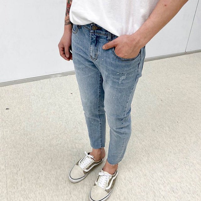 デニムパンツ メンズ ボトムス ストレッチ ジーンズ ジーパン Gパン 秋 切りっぱなし スプラッシュ カットオフ おしゃれ 韓国 （ライトブルー）