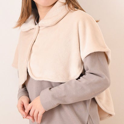 リアルスタイル REAL STYLE 肩当て ポンチョ レディース 冬 ひざ掛け 肩掛け はんてん 半纏 暖かい ボア ふわふわ 軽い 柔らか 襟付き 寝具 就寝 肩 首 防寒 節電 着る毛布 ルームウェア （ベージュ）｜詳細画像