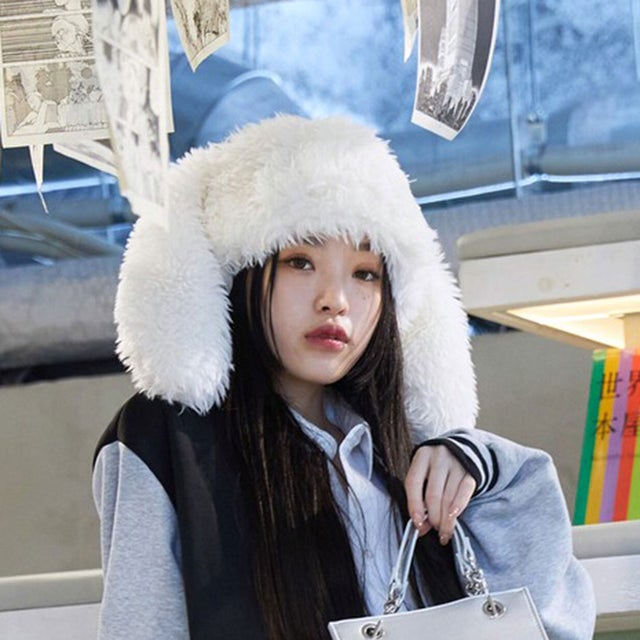 ファー帽子 エコファー うさ耳 ふわふわ レディース 帽子 ハット ビーニー 耳付き 可愛い 韓国 ストリート サブカル 防寒 秋冬 垂れ耳 （アイボリー）