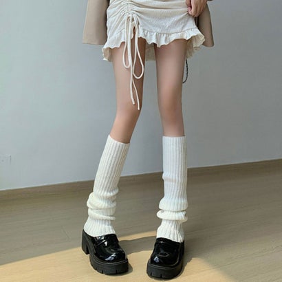 レッグウォーマー レッグカバー レディース ルーズソックス風 リブ編み 冬 暖かい あったか おしゃれ かわいい シンプル 韓国 高校生 黒 白 靴下 足 脚 （ブラック）｜詳細画像