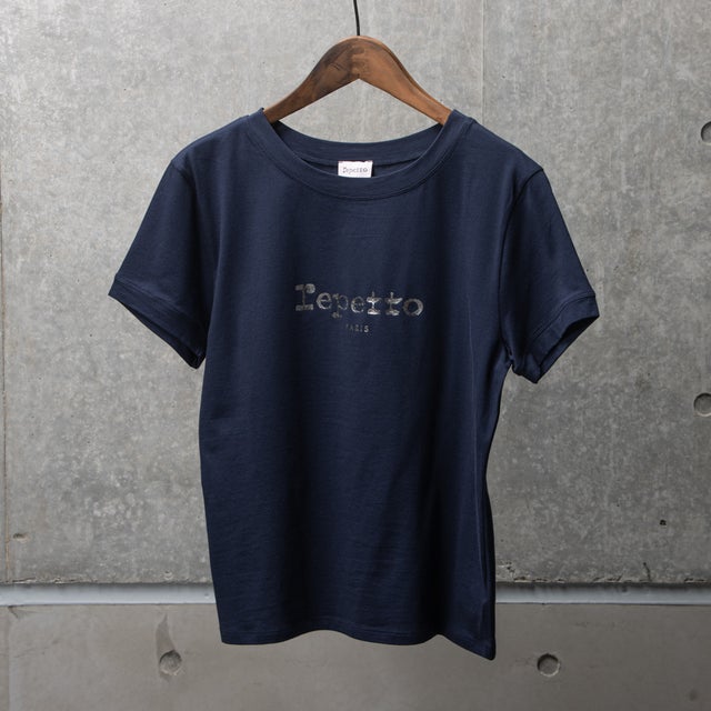 
                    【販売店舗限定】R0257 ロゴ入りショートスリーブTシャツ（ダークネイビー）