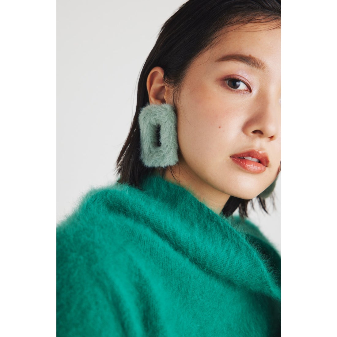 rienda フェイクファースクエアピアス GRN -ファッション通販 FASHION 