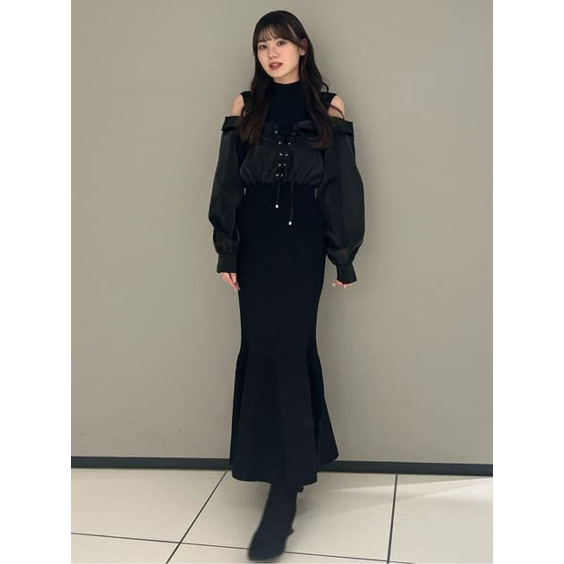 rienda レースアップドッキングマーメイドKnit OP BLK -ファッション 