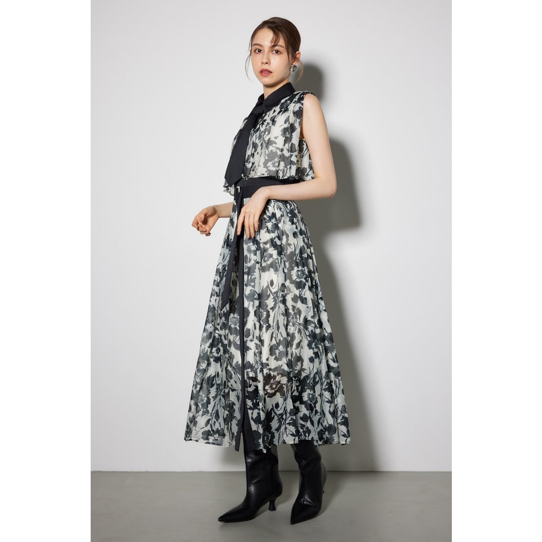 【美品】 rienda ワイドプリーツネクタイセットワンピース S　ネクタイが◎ rienda ワイドプリーツネクタイSET OP NVY -ファッション通販 FASHION
