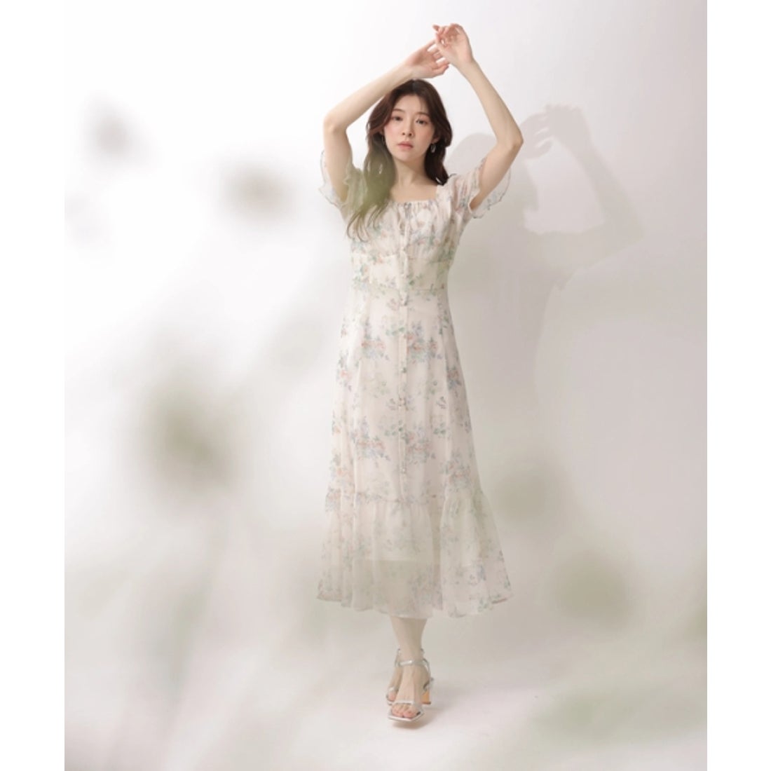リランドチュール Rirandture 〈LAURA ASHLEYコラボ〉パフスリーブ