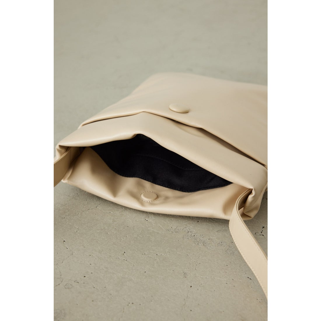 RIM.ARK Suit tablet case BLK -靴＆ファッション通販 ロコンド〜自宅