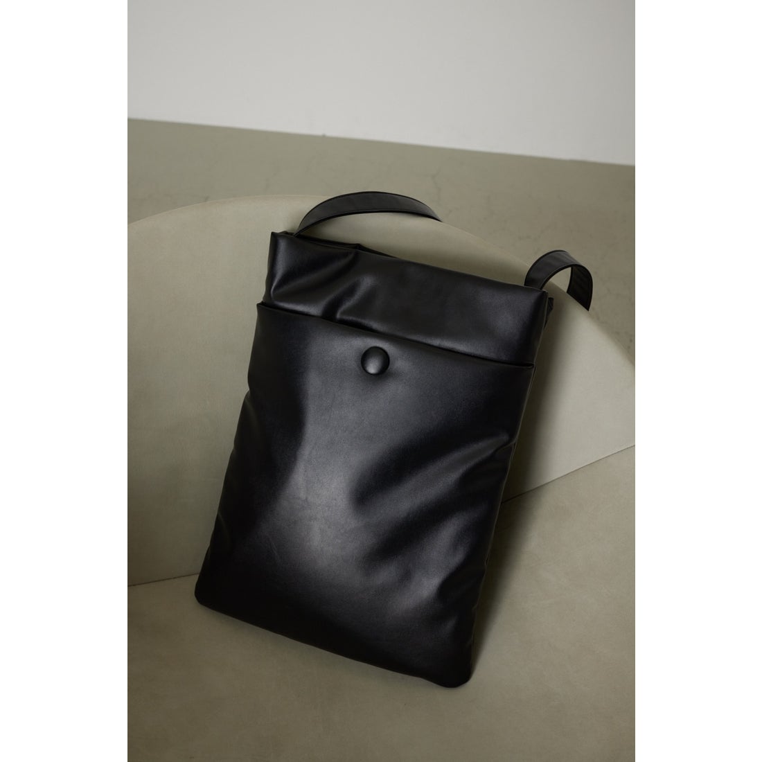 RIM.ARK Suit tablet case BLK -靴＆ファッション通販 ロコンド〜自宅 
