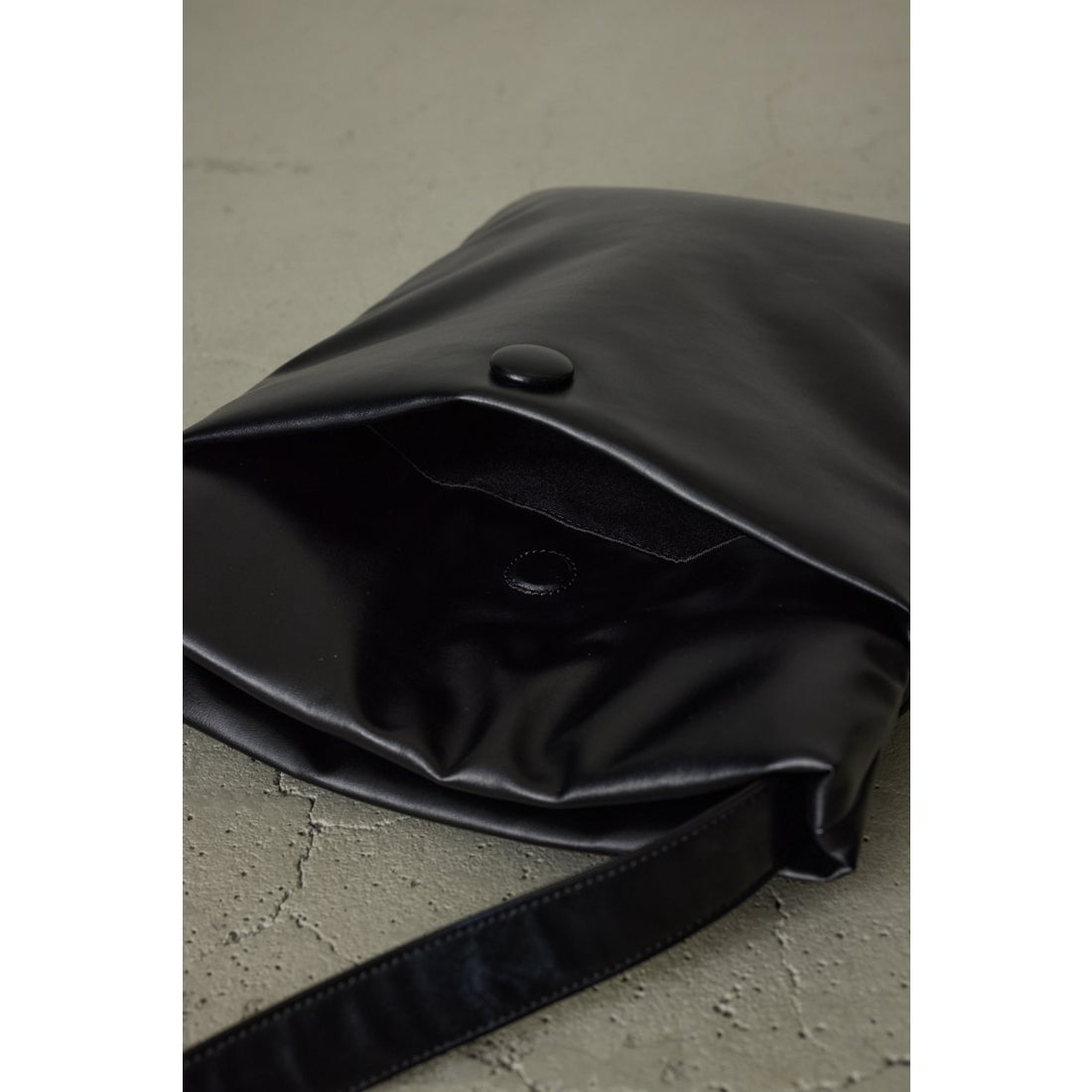 RIM.ARK Suit tablet case BLK -ファッション通販 FASHION WALKER