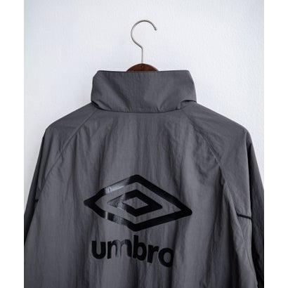 UMBRO アンブロ ナイロンジャケット トラックジャケット メンズ レディース ブルゾン ライトアウター オーバーサイズ リラックス ラグラン 16393 （チャコール）｜詳細画像