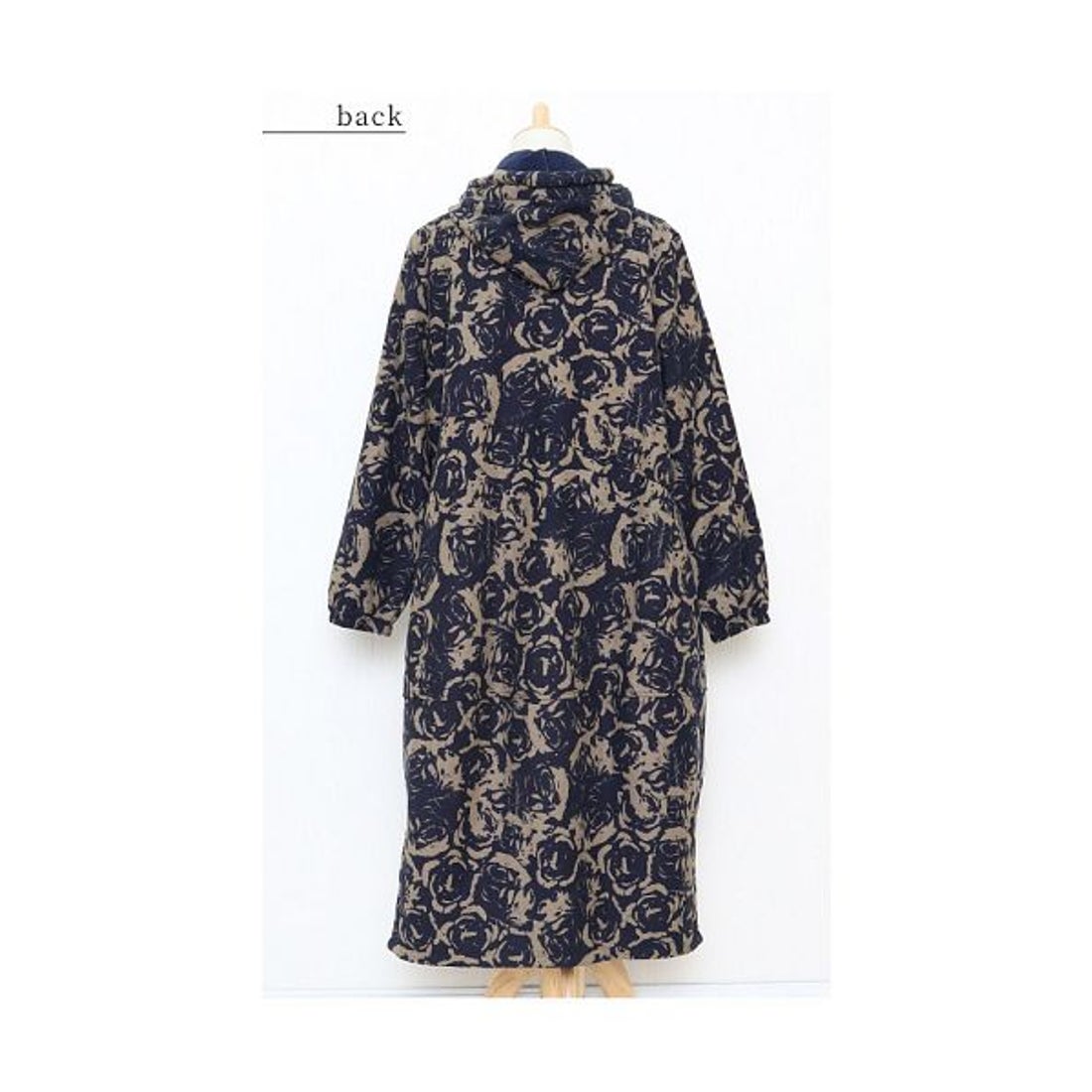 サワアラモード Sawa a la mode バラ模様浮き立つ大人シック花柄コート
