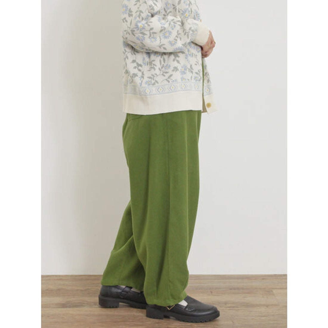 M05098 サマンサ モスモス Samansa Mos2 【M/Lサイズ】ツイル裾ダーツパンツ (ブルー) - ファッション通販 MAGASEEK(マガシーク)