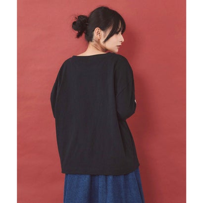 ワッペン風アップリケ刺繍Tシャツ （ブラック）｜詳細画像