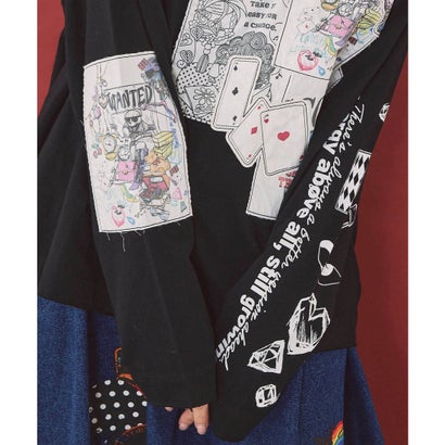 ワッペン風アップリケ刺繍Tシャツ （ブラック）｜詳細画像