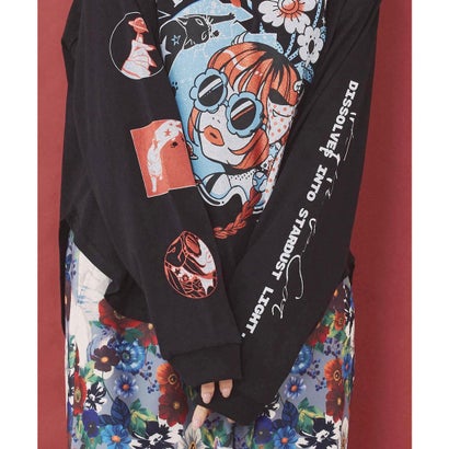 惑星ガールと宇宙ネコ柄Tシャツ （ブラック）｜詳細画像